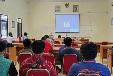 Prodi Teknik Elektronika Selenggarakan Seminar Proposal Tugas Akhir